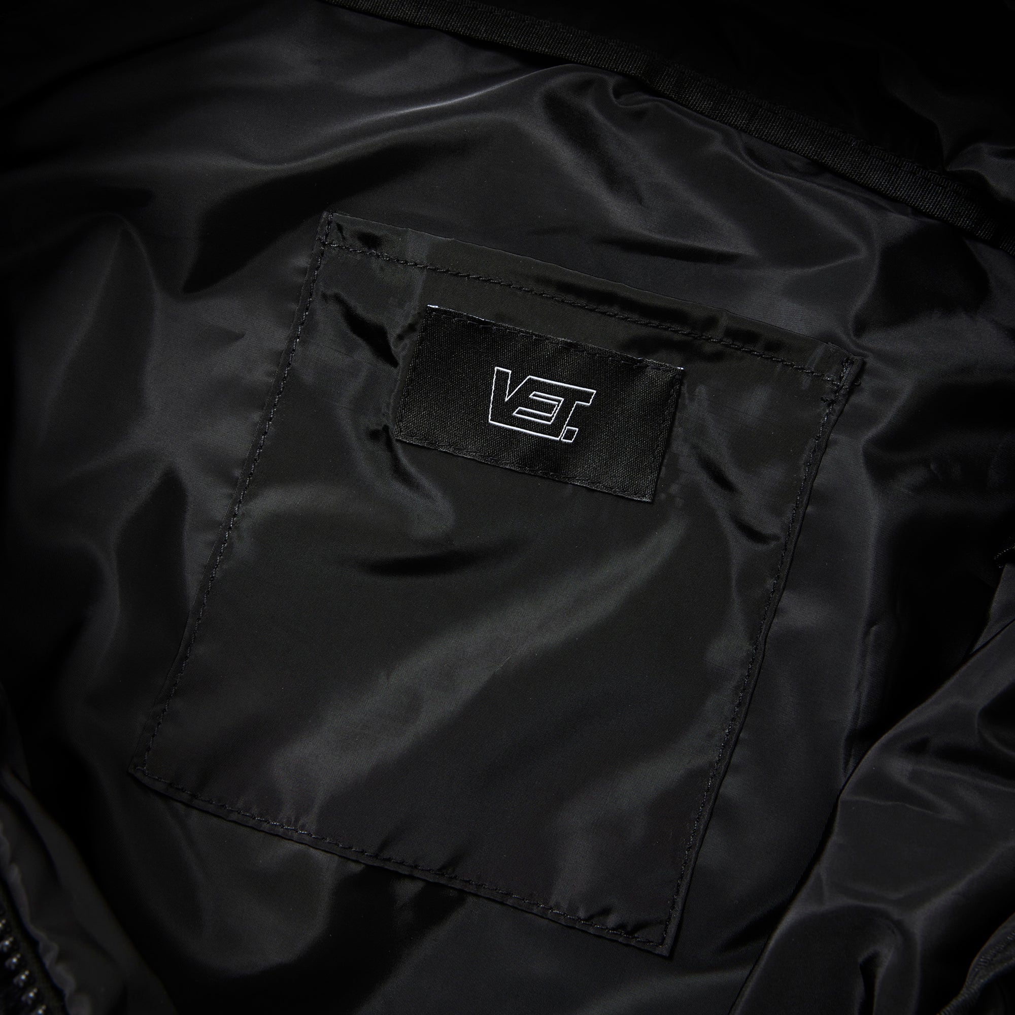 VET. NYLON SHOULDER BAG