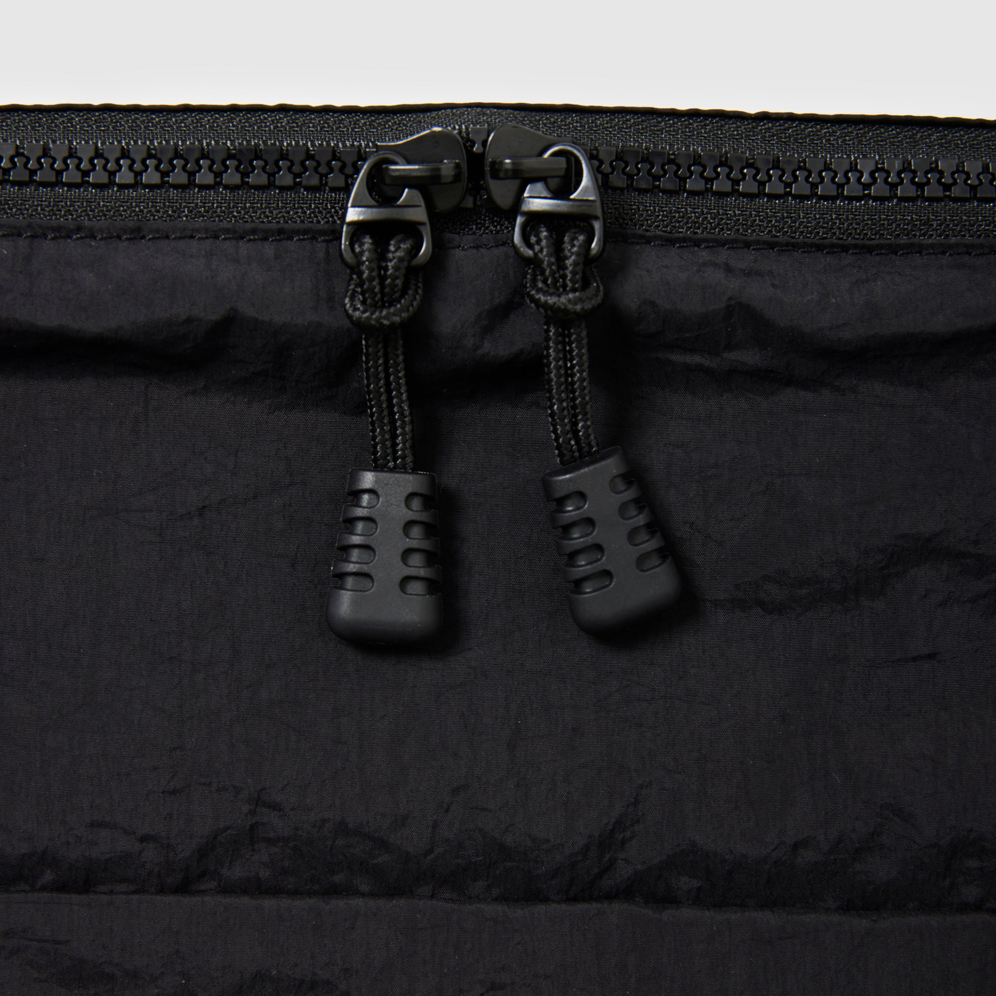 VET. NYLON SHOULDER BAG