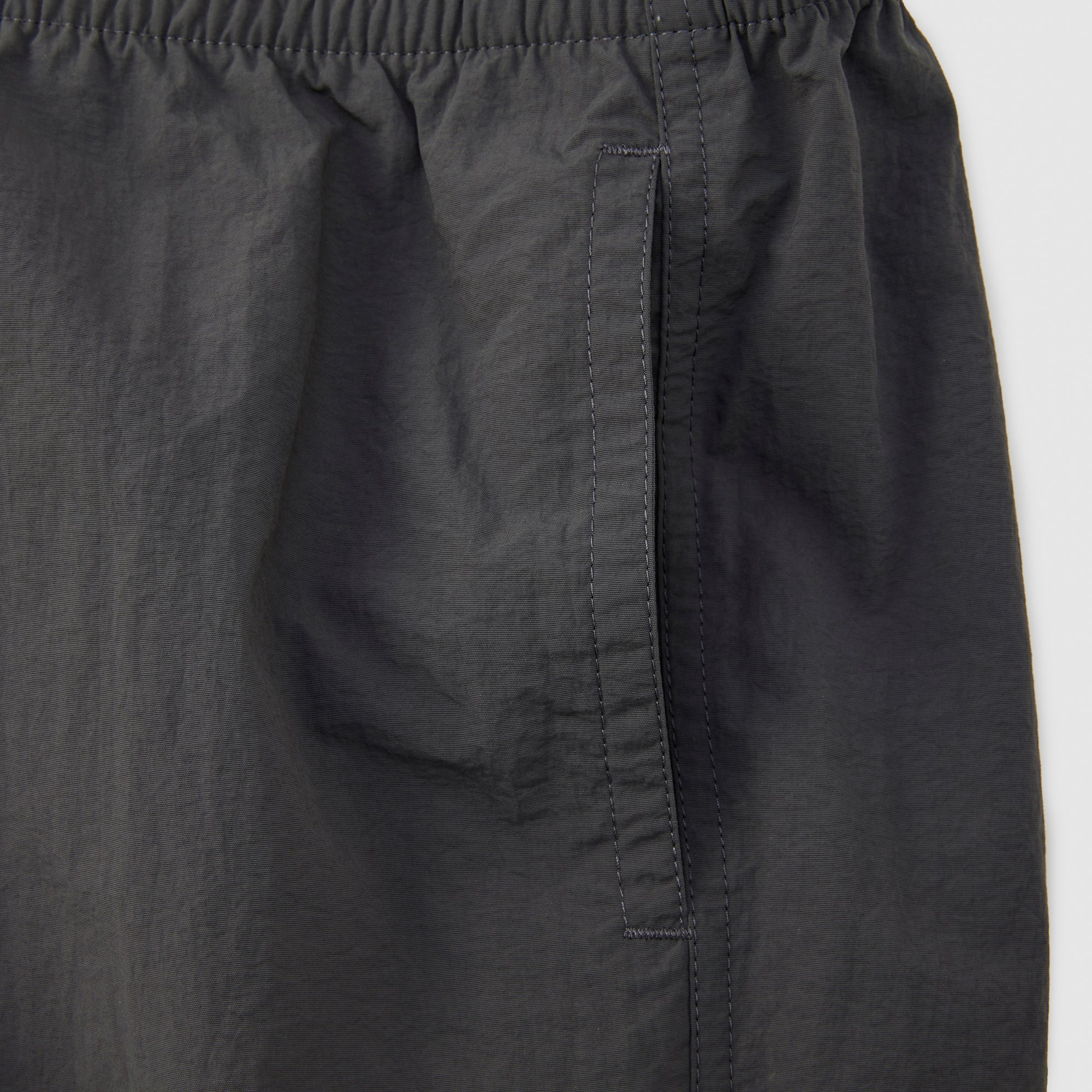 THE VET. NYLON SHORTS