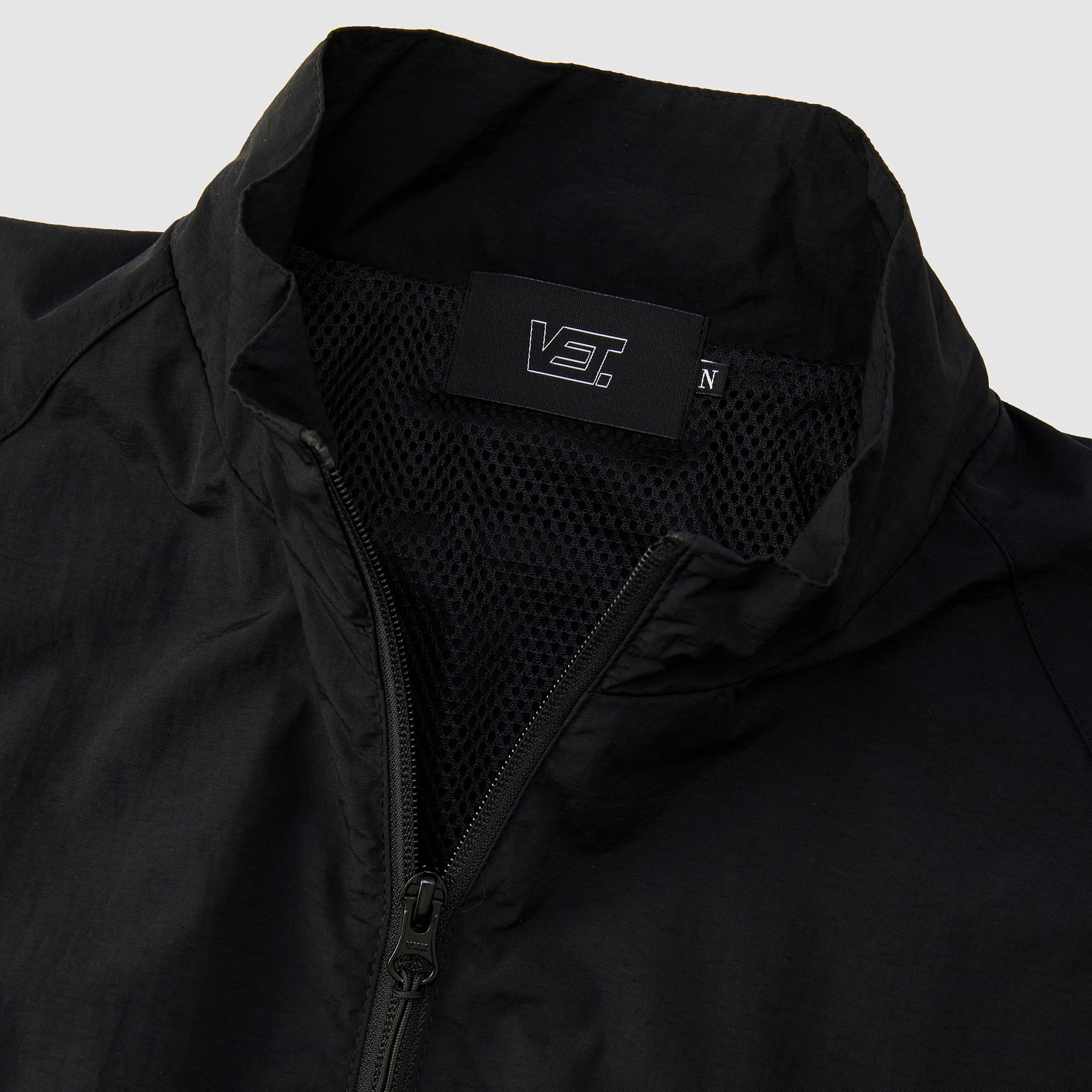 THE VET. NYLON TRACKTOP