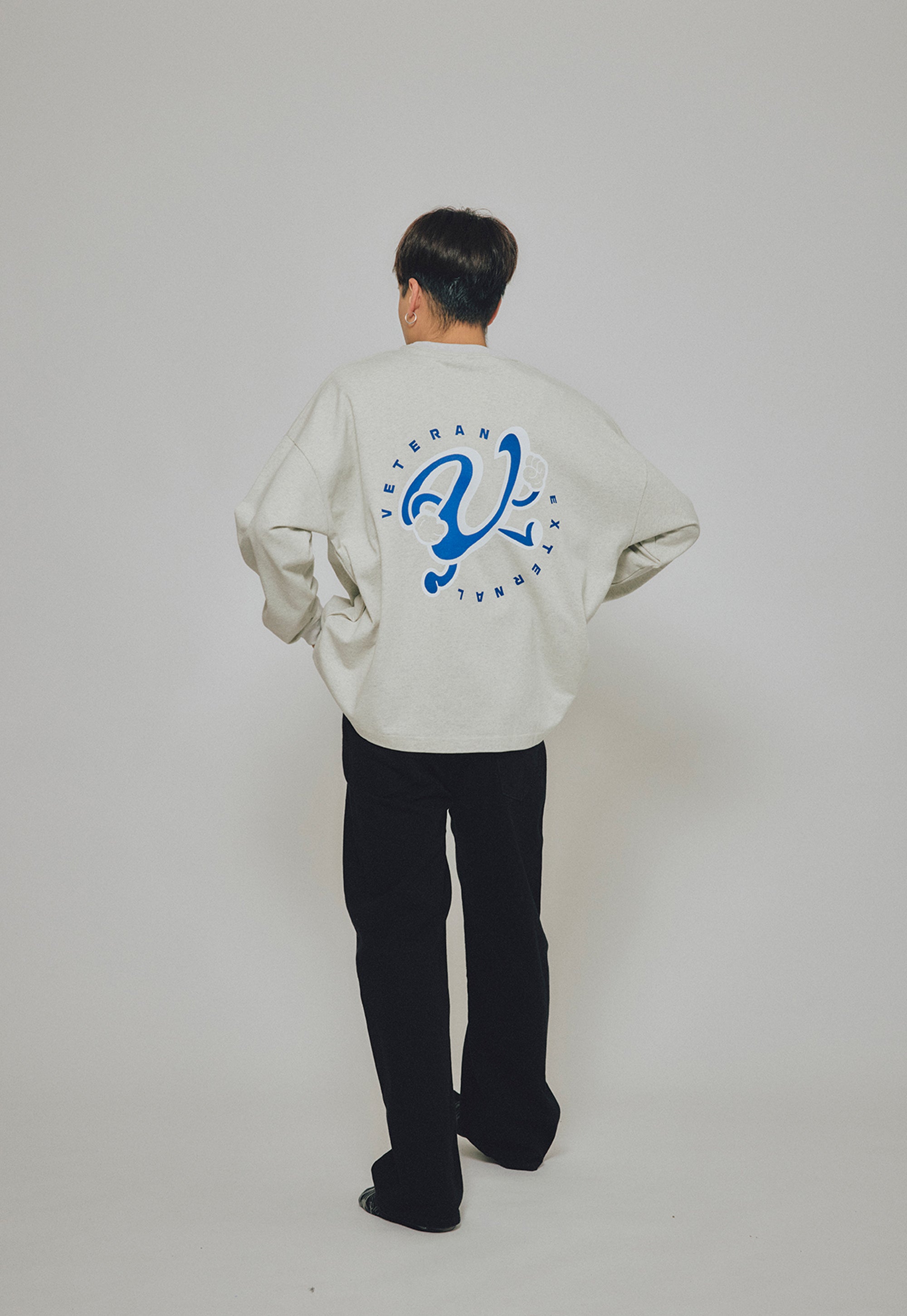 V WALK L/S TEE