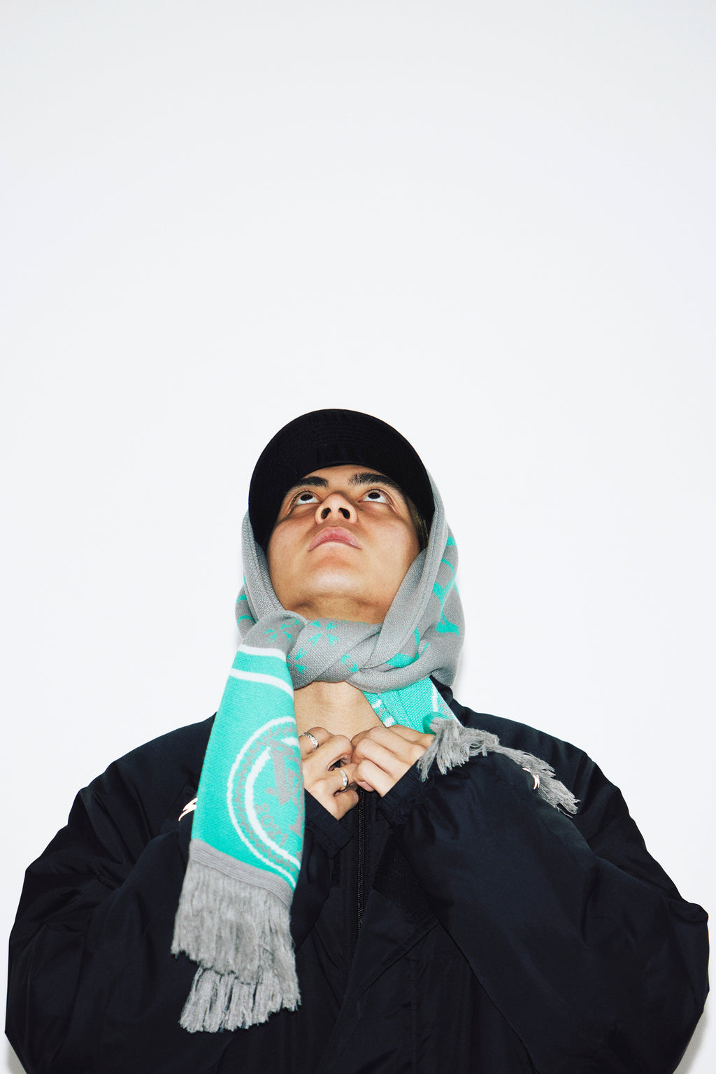 FOOTBALL SCARF