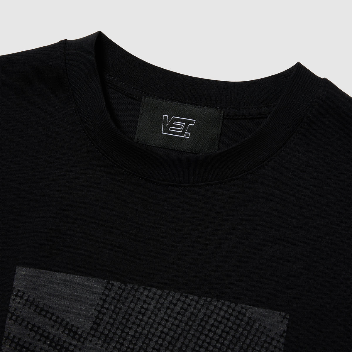 V INTERSECT S/S TEE by blankt