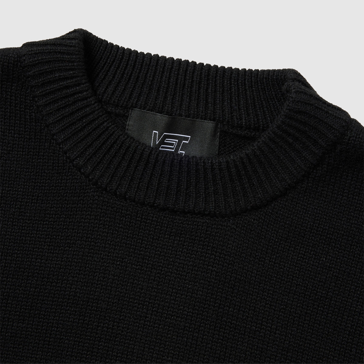 POINT V CREW NECK KNIT